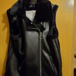 FOREVER 21 FAUX FUR VEST NEW WITH TAG SIZE L
