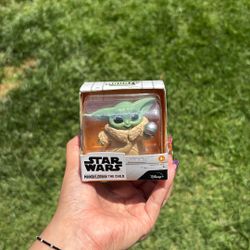 Star Wars Mandaldrian Lil Yoda 