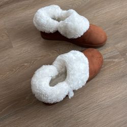 Brand New Pull-on ankle bootie / Slipper boot