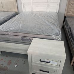 White Queen bedframe & Nightstand W/ Mattress 