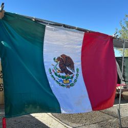 102” X 52” 🇲🇽 Mexican Flag