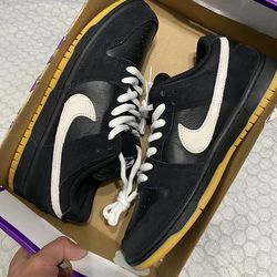 Nike Dunk low pro sb black white gum