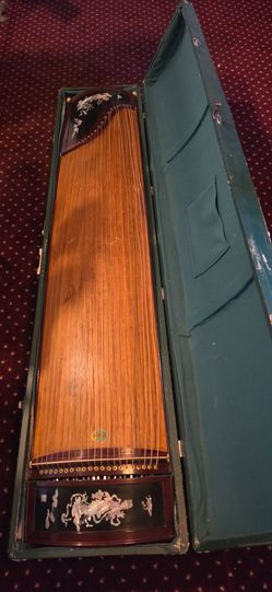 Guzheng Chinese instrument with case