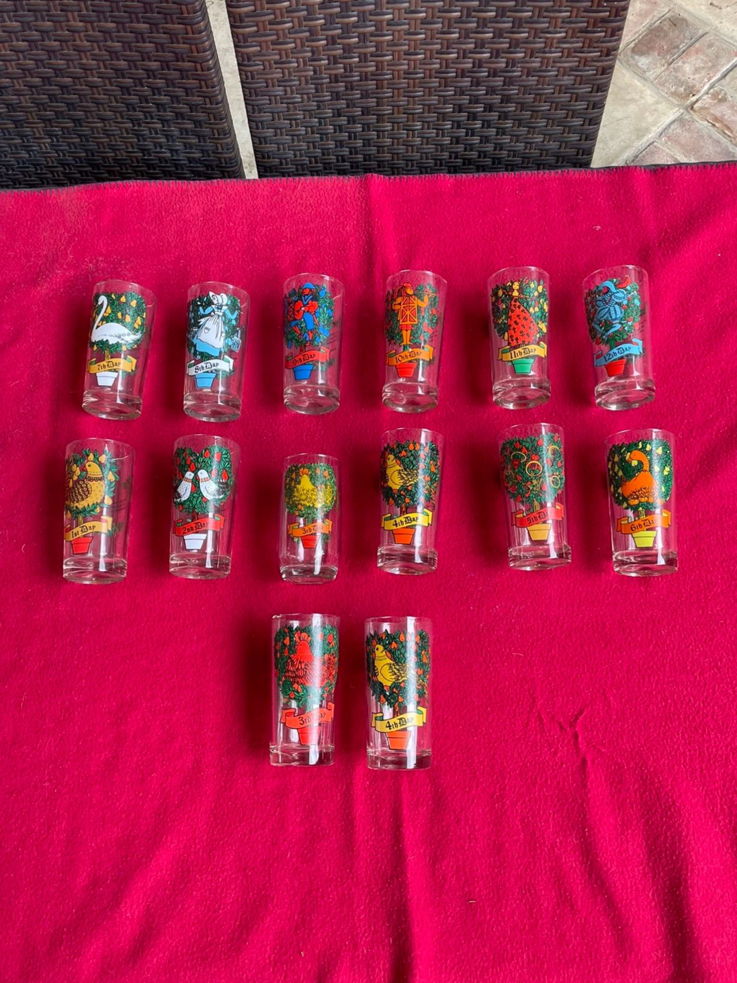 Anchor Hocking 12 Days Of Christmas Glasses 🎄+ Two Extra Glasses+🎄