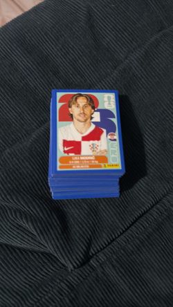 🔥⚽️ 100 FIFA Panini 2026 World Cup Blue Parallels trading stickers