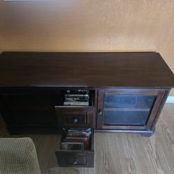 TV STAND 