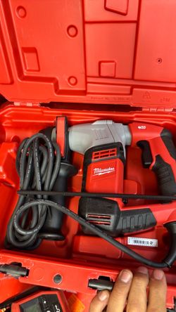 Milwaukee Corded Rotary Hammer Drill with Case