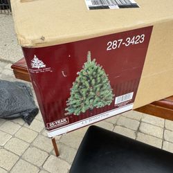 4.5 ft christmas tree