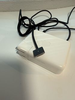 (140W USB-C Power Adapter-model A2452