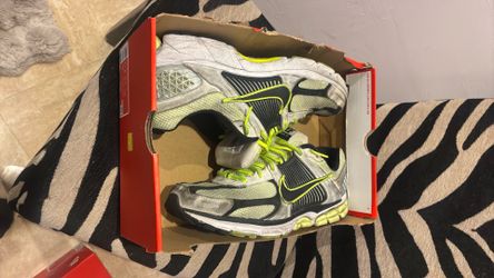Nike Vomero 5 men’s 11.5