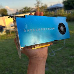 AMD Radeon Pro WX 7100 100-505826 8GB