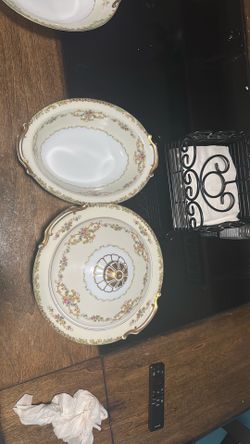 Vintage dish ware set