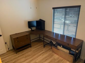 Corner Desk