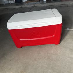 Igloo Cooler 48 Quarts / 76 Cans
