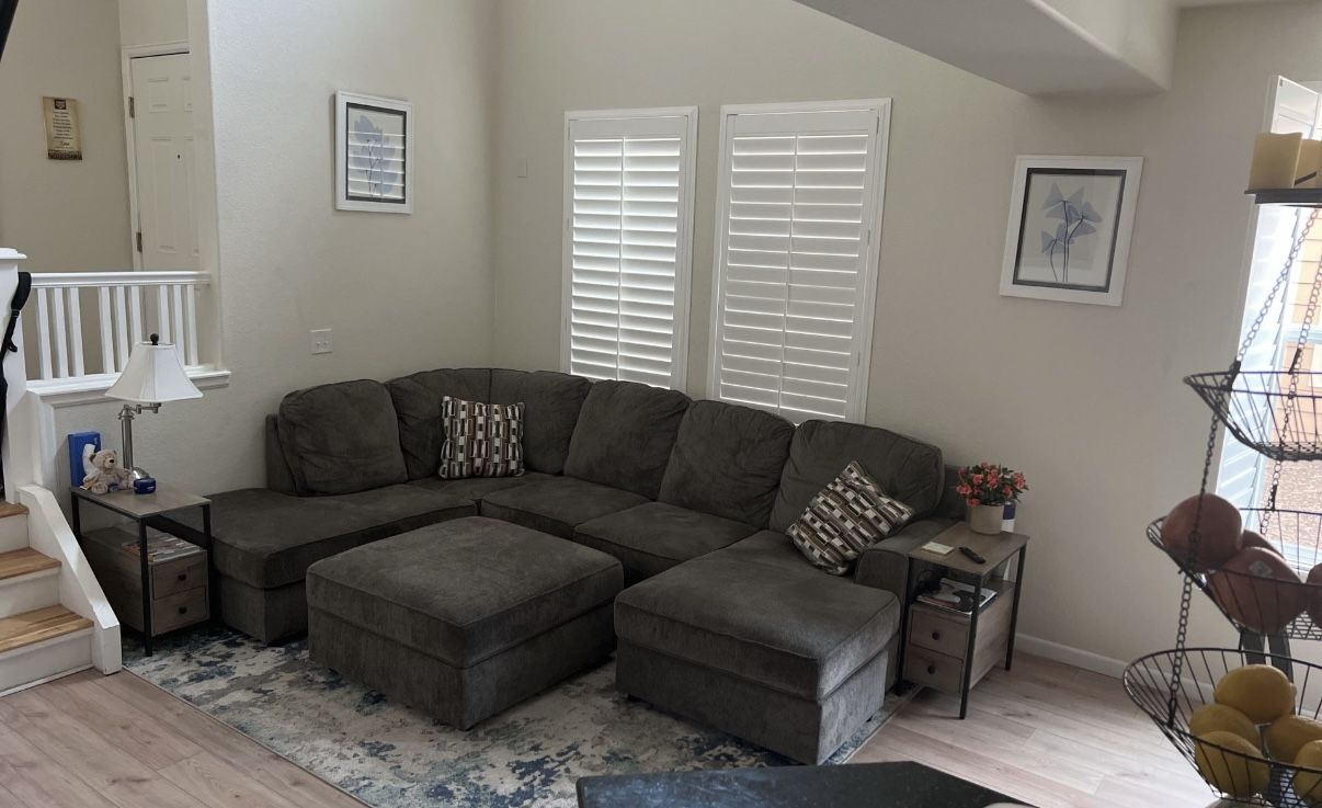 O'Phannin 2PC Sectional with LAF Chaise