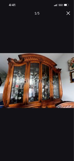 China hutch for Sal NEED GONE ASAP