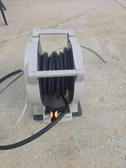 Suncast hydro wall reel