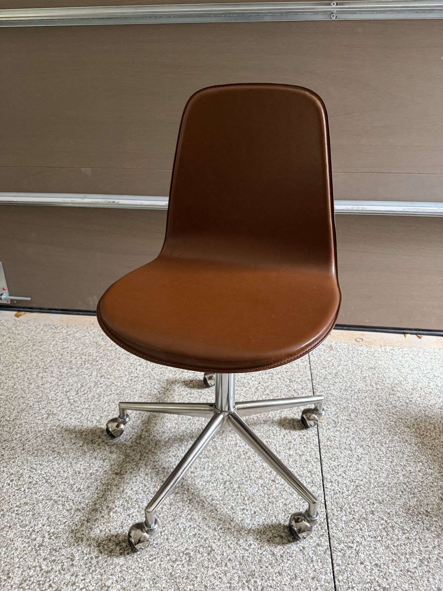 Crate&Barrel Adjustable Kids Desk Chair