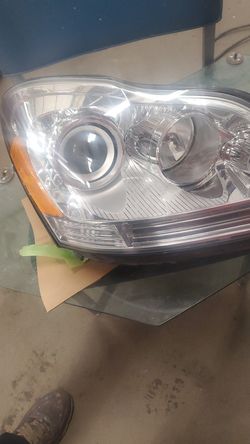 2007 Mercedes Gl 320 halogen right side headlight used