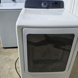 Samsung washer and dryer set (white)

$475