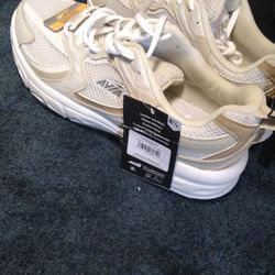 Brand NEW  AVIA