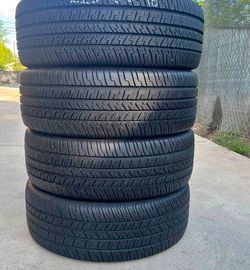 255/60/18 Goodyear vendo un set de llantas usadas excelente condiciones de vida las 4 ✅🤩I am selling a set of used tires, all 4 in excellent living c