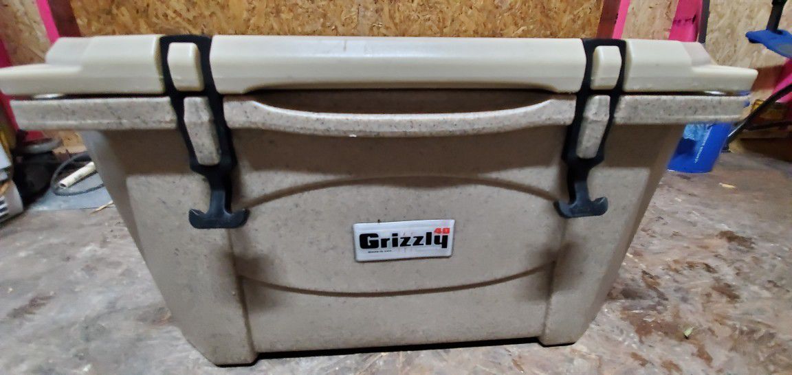 Grizzly coolers 40
