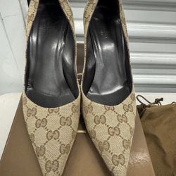 GUCCI MONOGRAM BAMBOO HEELED PUMPS Size 8.5