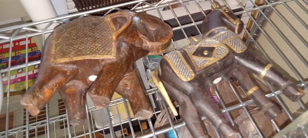 Ser Of Two Solid Wood Decrotive Elephant And Horse Deal