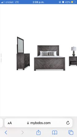 Queen Size Bedroom set (Used For 3 Months Only)