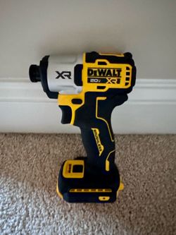 DEWALT 20V MAX XR Brushless 1/4 in. 3-Speed Impact Driver (Tool-Only) -NEW-