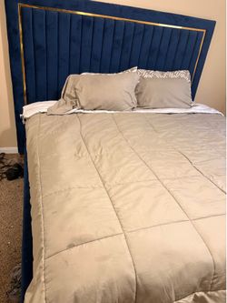 King bed, w/ motorized base