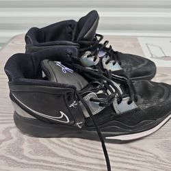 Nike mens Kyrie Infinity, Black/Metallic