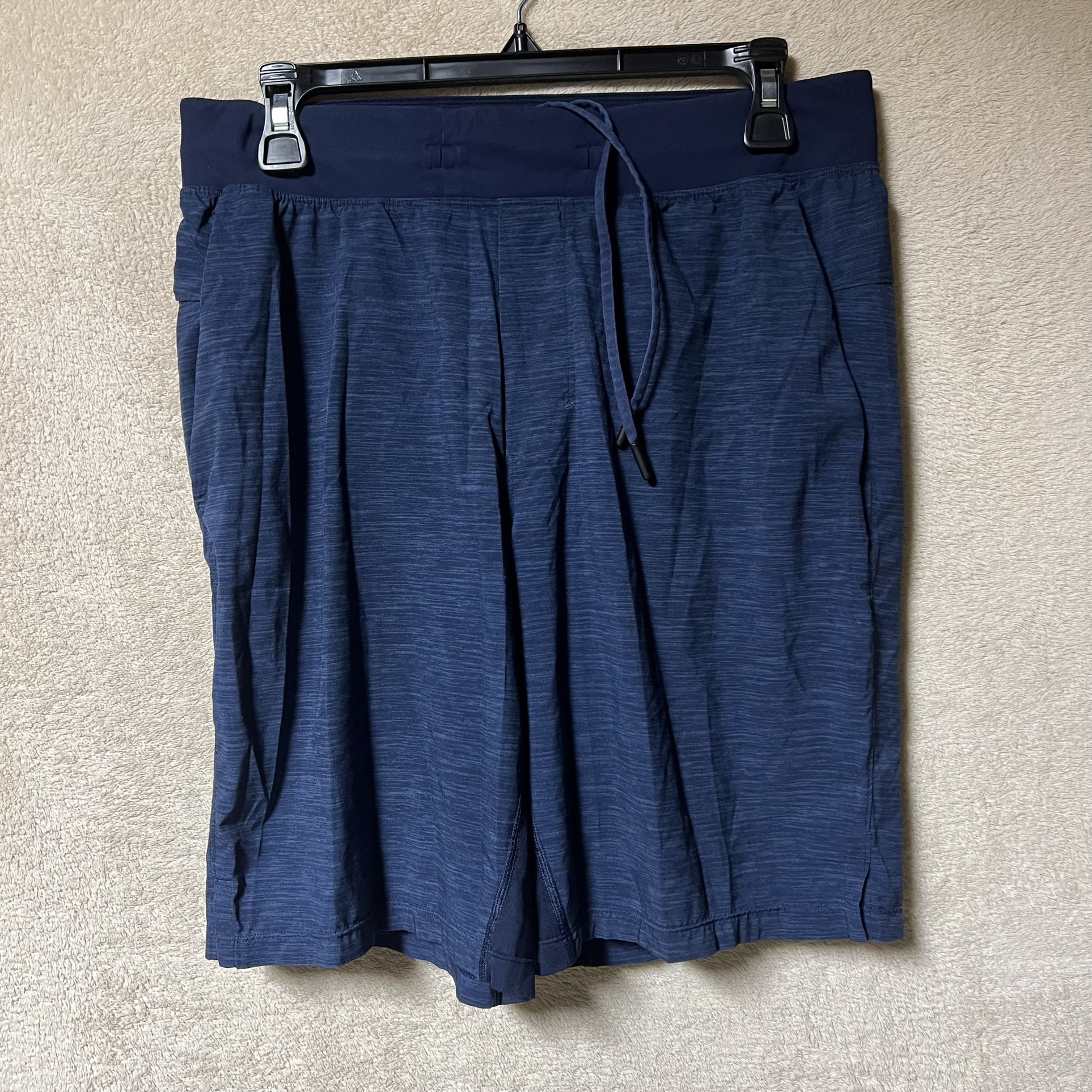 Lululemon THE Shorts 9” Mens Medium *RIPPED LINER*