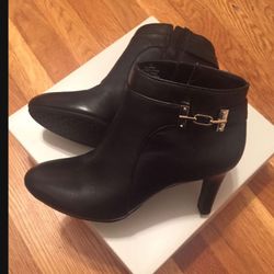 Christmas gift Brand new in box Bandolino Italian Genuine leather heels Shoes  size 7 org. Price $200 Comes from pet free smoke free home 