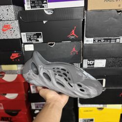 Adidas Yeezy MX Granite Foam Runner size 12 VNDS