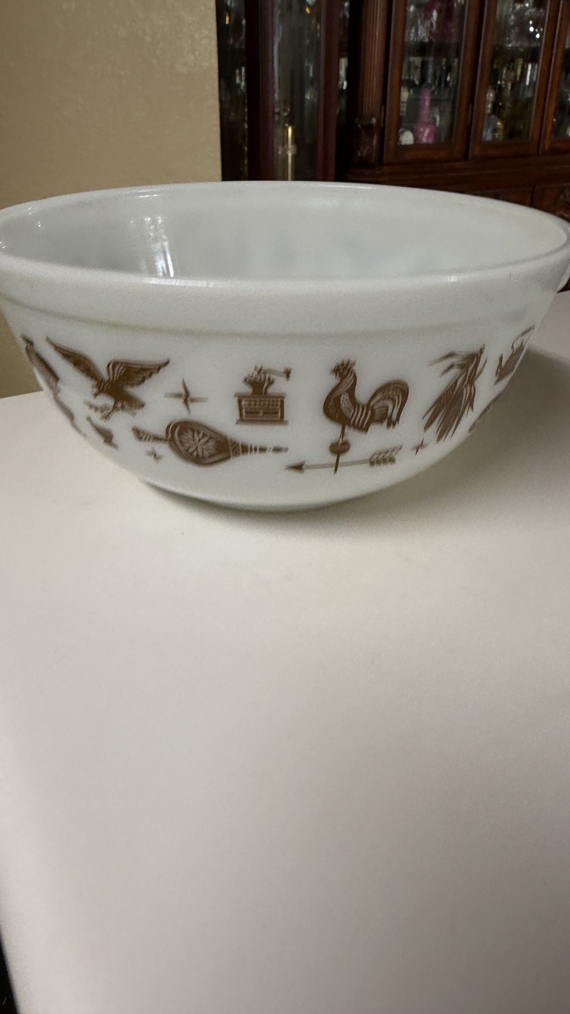 Vtg Pyrex Mixing Bowl Early American 403 2.5 Quart Eagle Rooster Cat White Brown