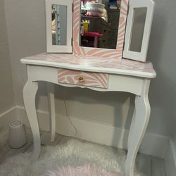 Child’s makeup vanity 