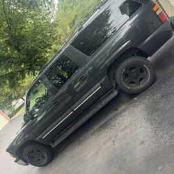 2004 Chevy Suburban 4WD