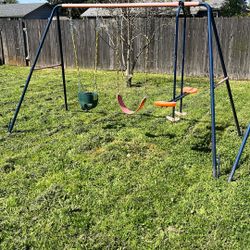 Children’s 2pc Swing Set