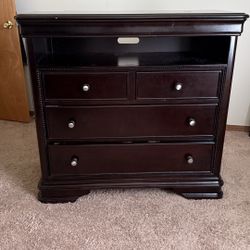 Cherry Oak King Bedroom Set