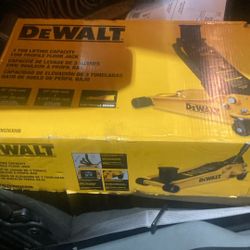 DEWALT 3 TON LOW PROFILE FLOOR JACK