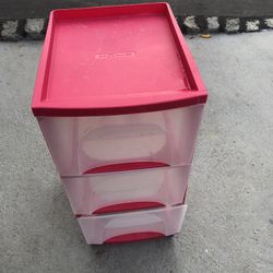 Very Good Condition Plastic Dresser 