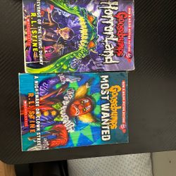6 Goosebumps Books 