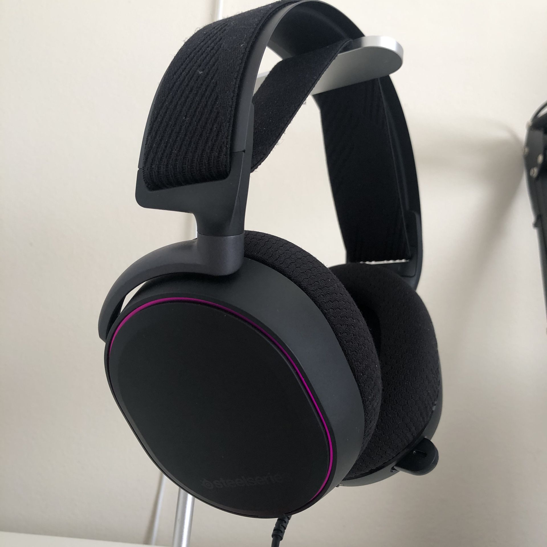 Steelseries Arctis Pro Wired With Gaming Dac + Accessories Included
