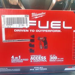 Milwaukee M12 FUEL Installation Drill/Driver Kit
