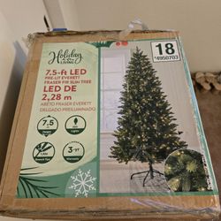 7.5 Pre Lit Christmas Tree