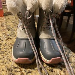 Girl’s Snow Boots Size 11