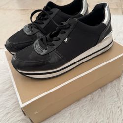 Michael Kors Monique black sneaker Size 9.5