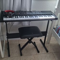 Piano / Electric Keyboard / Seat